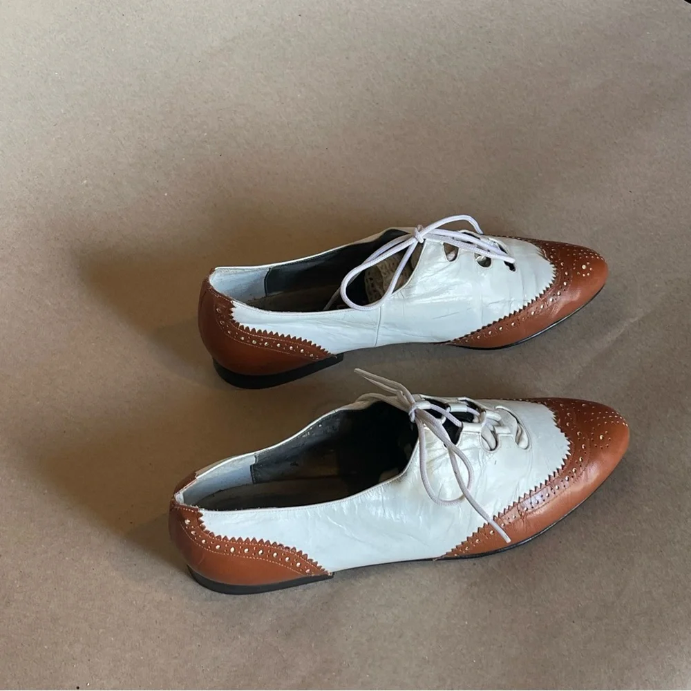 Van Eli White and Brown Wingtip Lace-Up Oxfords - Picture 3 of 8